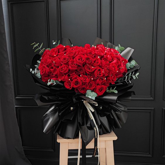 100 Red Rose Valentine's Day Bouquet