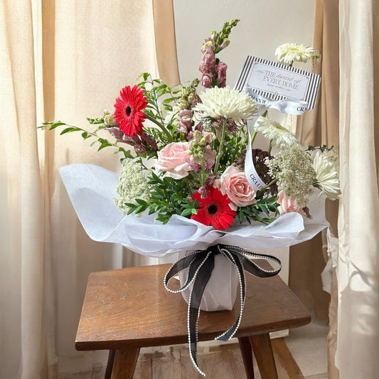 Craate 1 - Fresh Flower Arrangement in Vase (1 left for Kohima)
